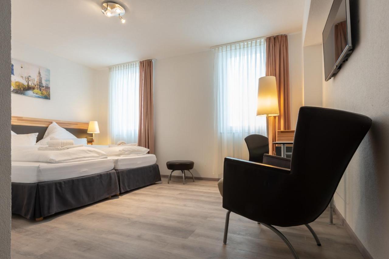 Hotel in Laisen Reutlingen Buitenkant foto