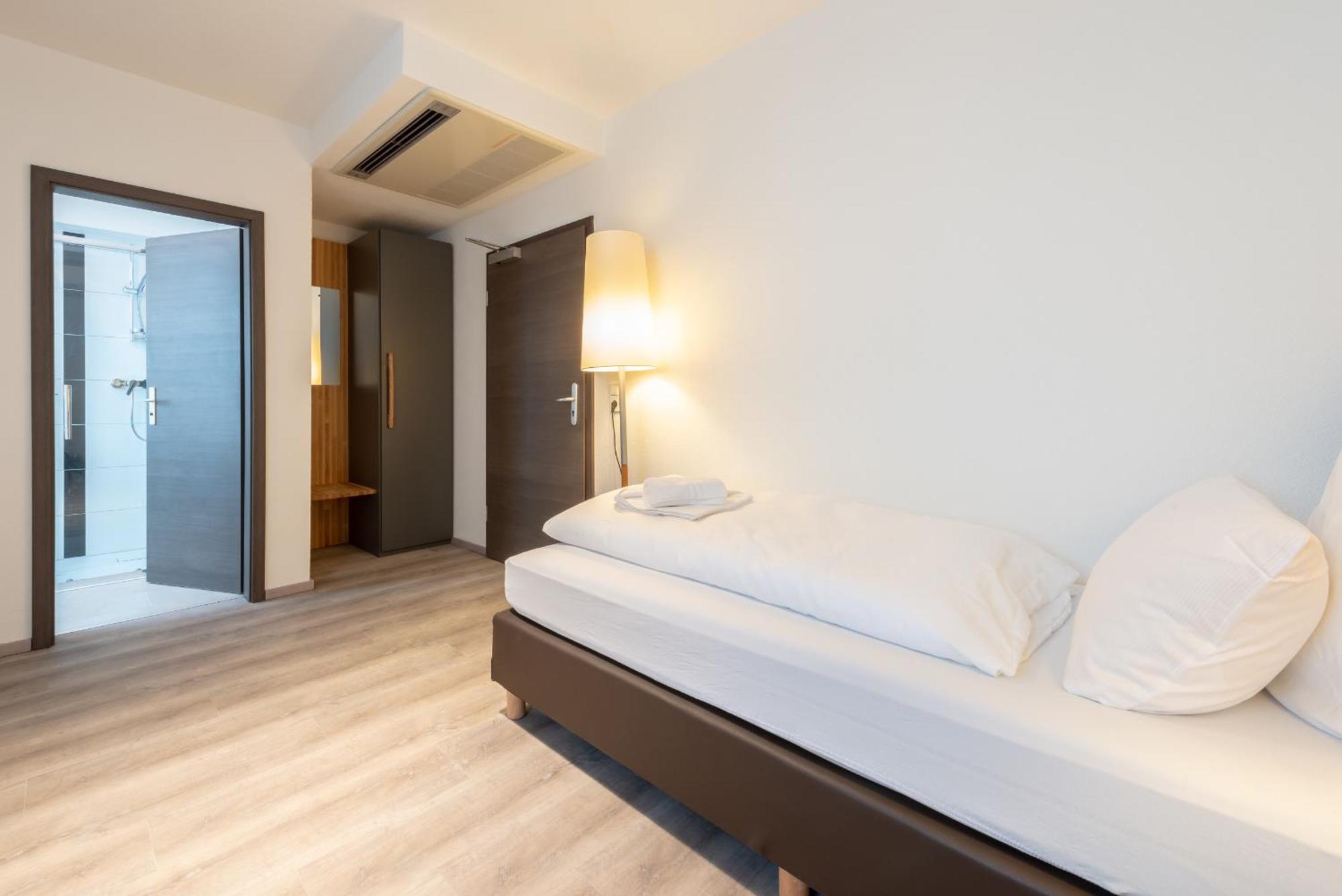 Hotel in Laisen Reutlingen Kamer foto